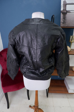 Куртка Instyle кожаная 46 размер