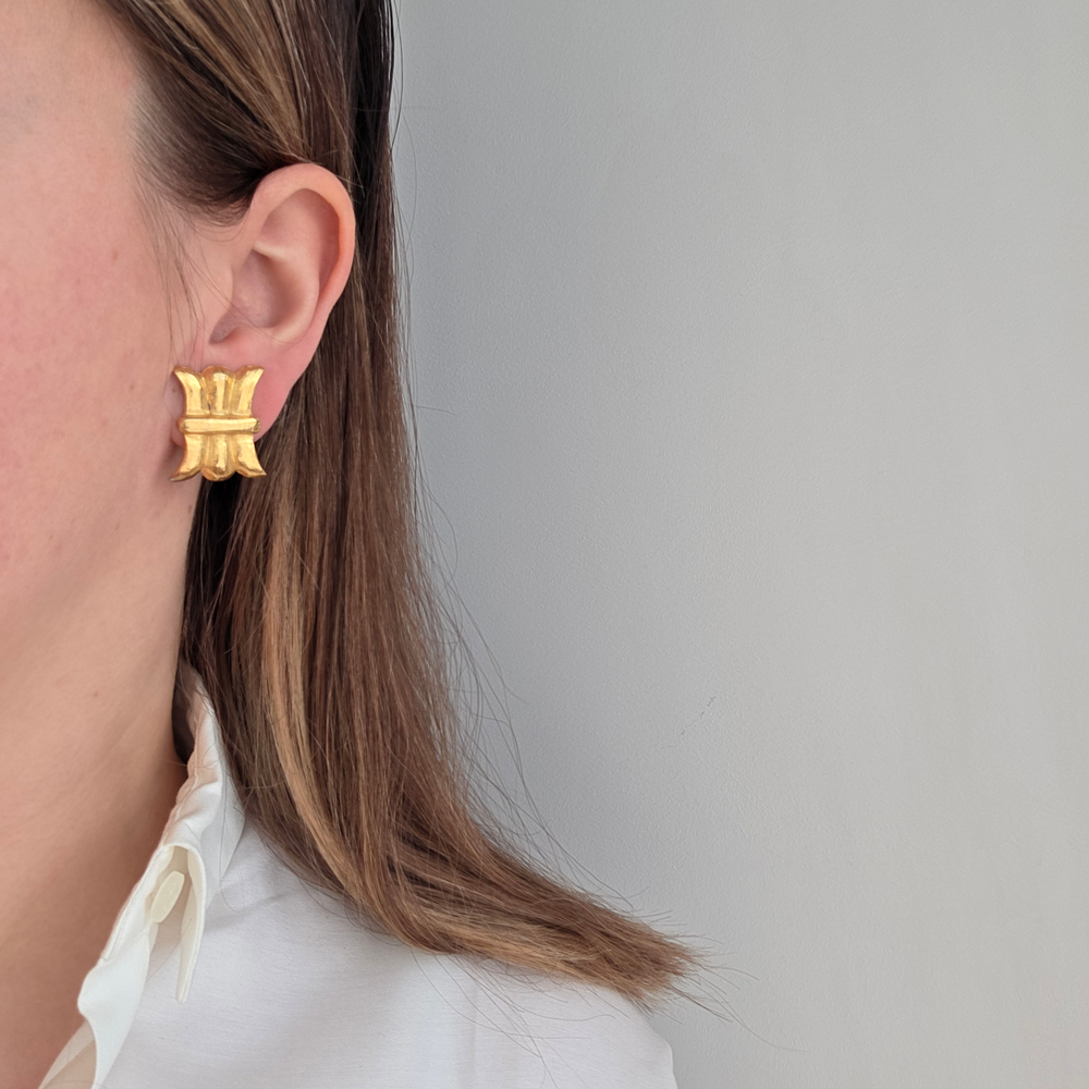 Клипсы с тремя лепестками