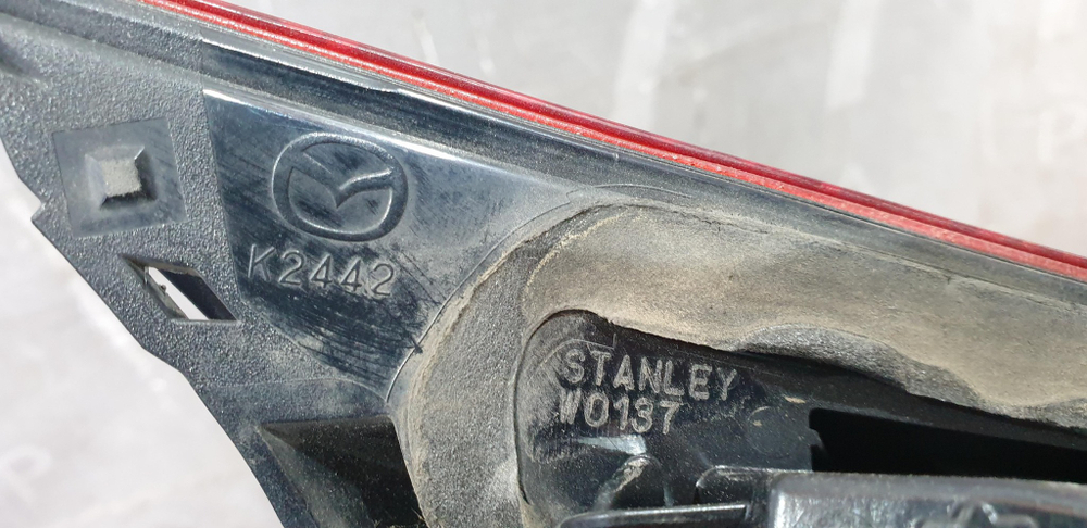 Фонарь задний правый внутренний Mazda CX-5 1 (KE) 11-17 Б/У Оригинал KD53513F0