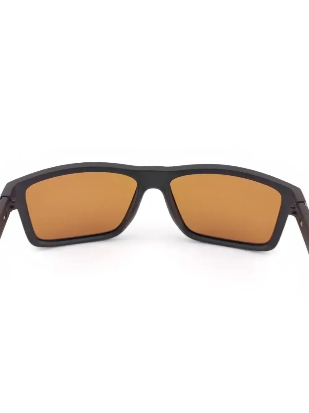 Солнцезащитные очки с поляризацией