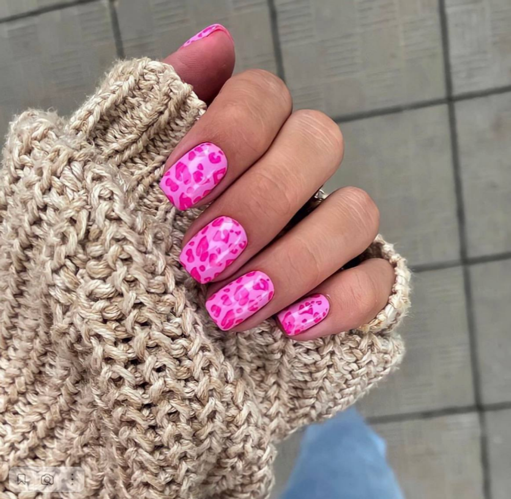 розовый леопард