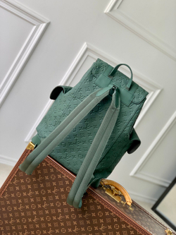 Louis Vuitton Christopher MM