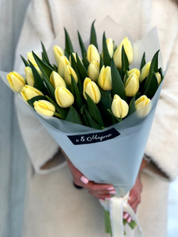 Кремовые тюльпаны в нежном букете от Флора Маркет