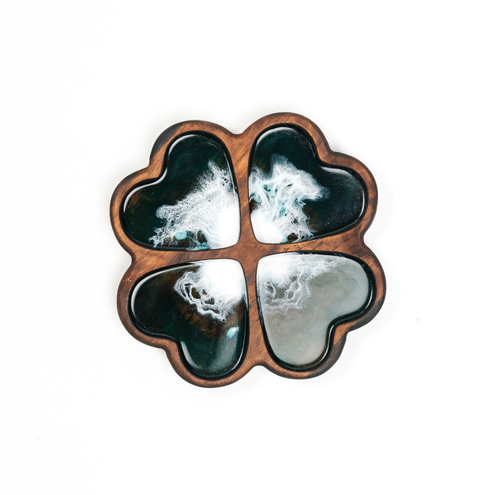 Деревянная менажница из кедра "Клевер" с эпоксидной смолой MG33