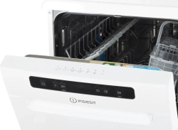 Посудомоечная машина Indesit DSFC 3M19
