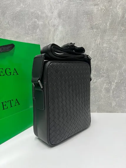 Сумка мужская кожаная Bottega Veneta через плечо