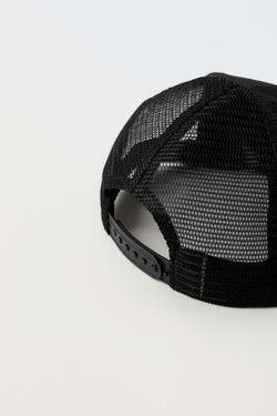 ZARA КЕПКА С СЕТЧАТЫМИ ДЕТАЛЯМИ И НАШИВКОЙ, ЧЕРНЫЙ