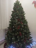 Заснеженная елка с шишками и ягодами «Очарование» (Леска+пвх) 210 см / 2.1 м