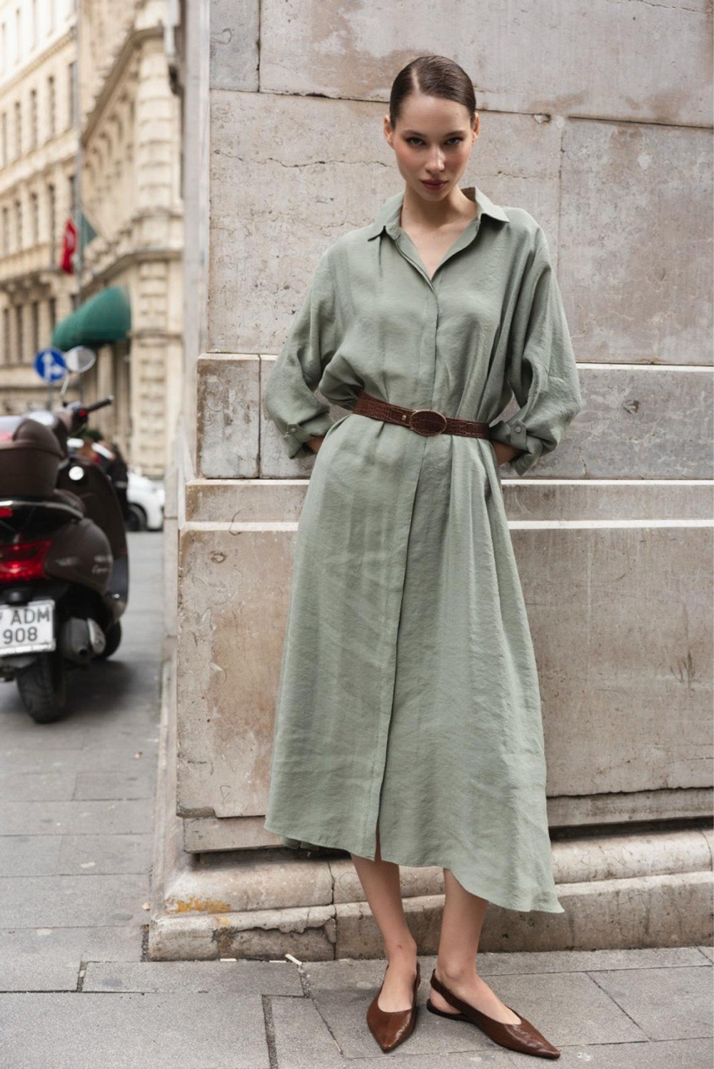 Платье -рубашка с боковыми кармана в комплекте с поясом