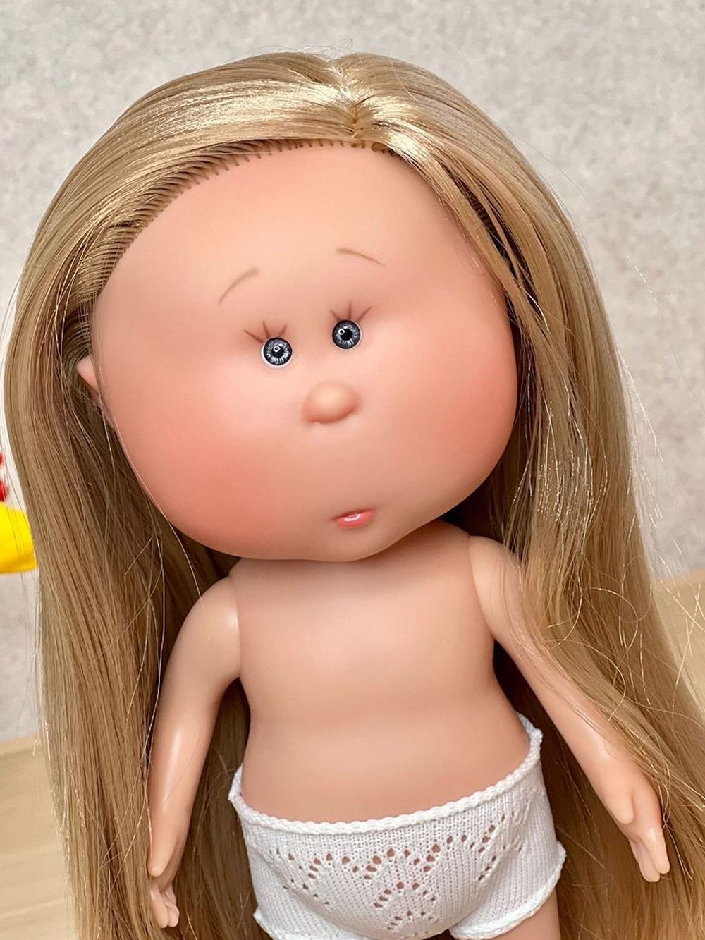 Кукла Nines виниловая 30см MIA без одежды (3000W7A)