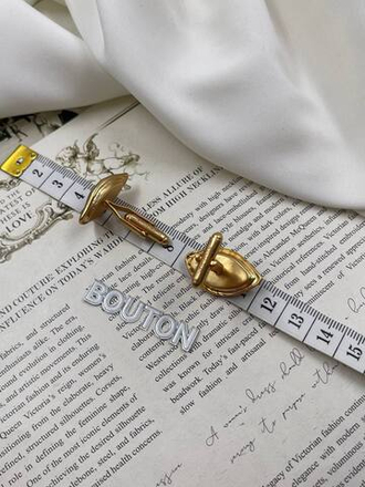 Запонки Скиап. "Глаз" золотистые с голубой радужкой (пара)