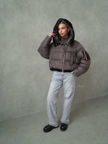 Шоколадный пуховик с бархатными вставками