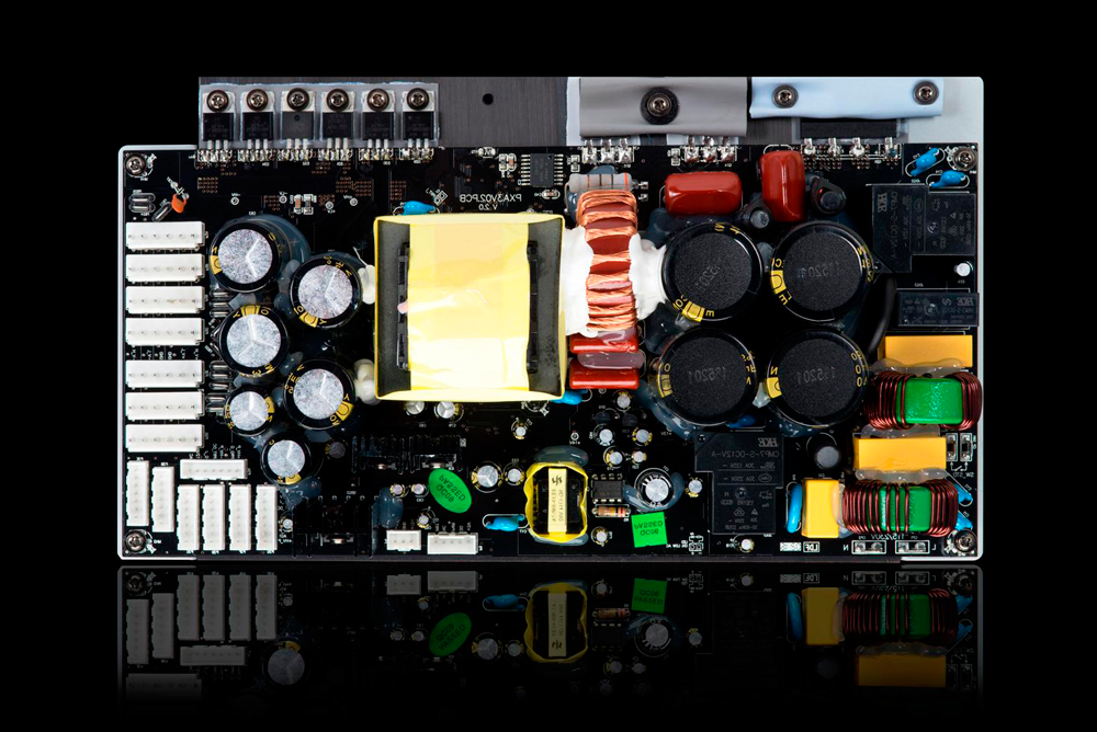 Emotiva XPA-DR3, 3-канальный усилитель мощности