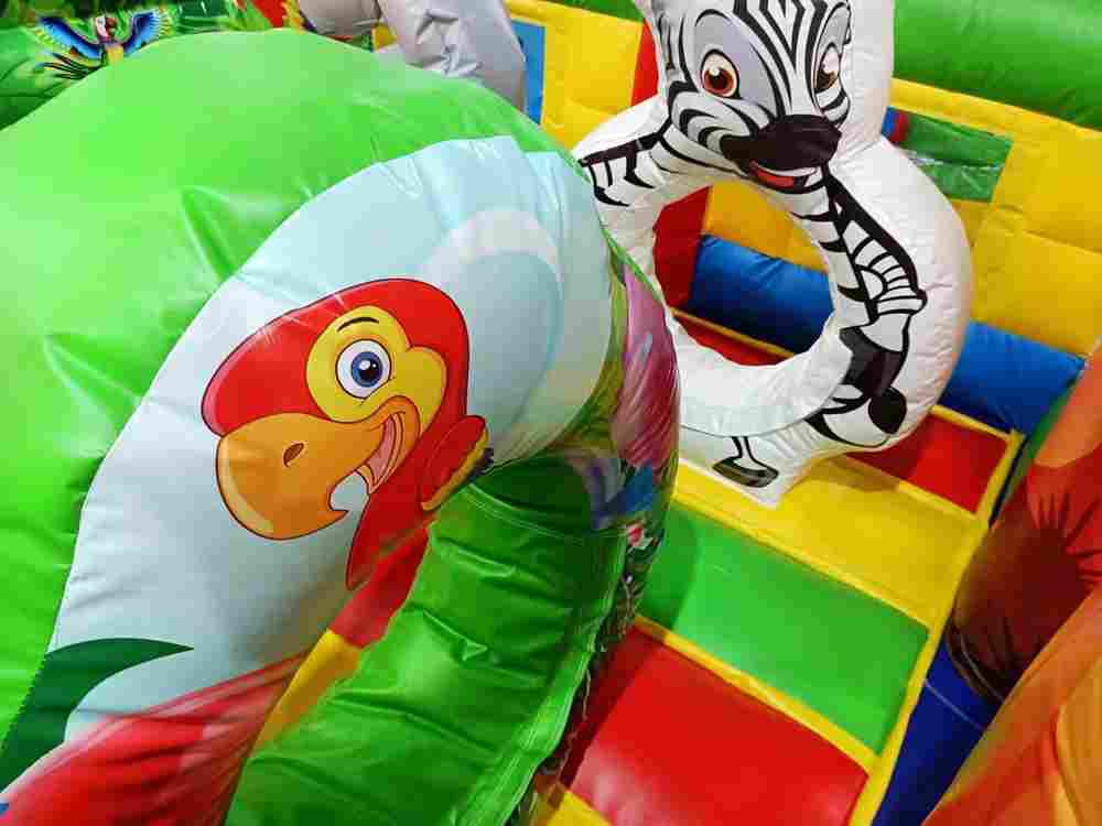 Детский надувной батут «Попугайчики» без горки, размер 3,5*3,5*2,5 м.