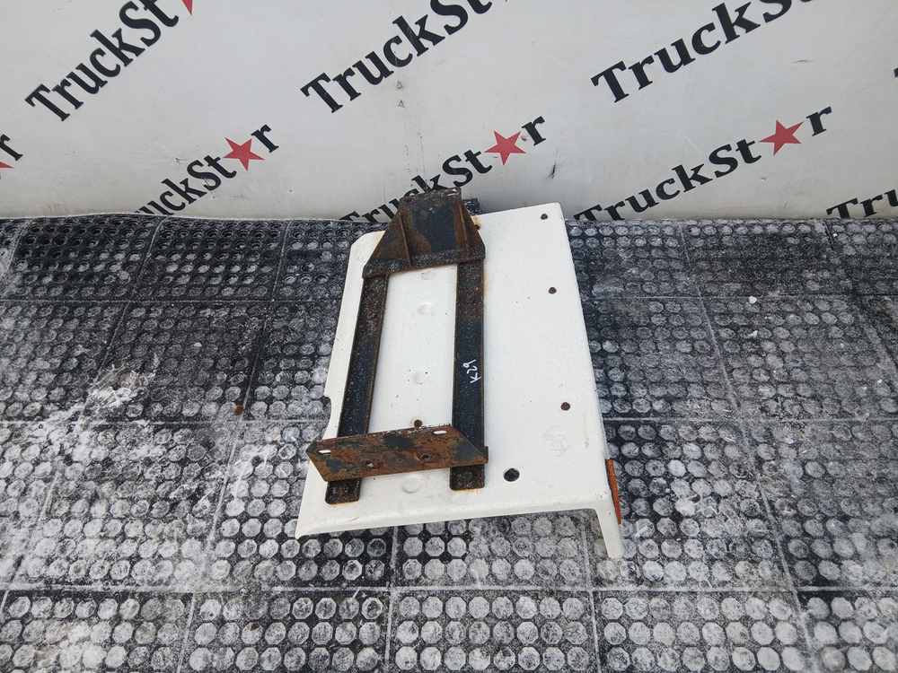 Крыло переднее левое задняя часть