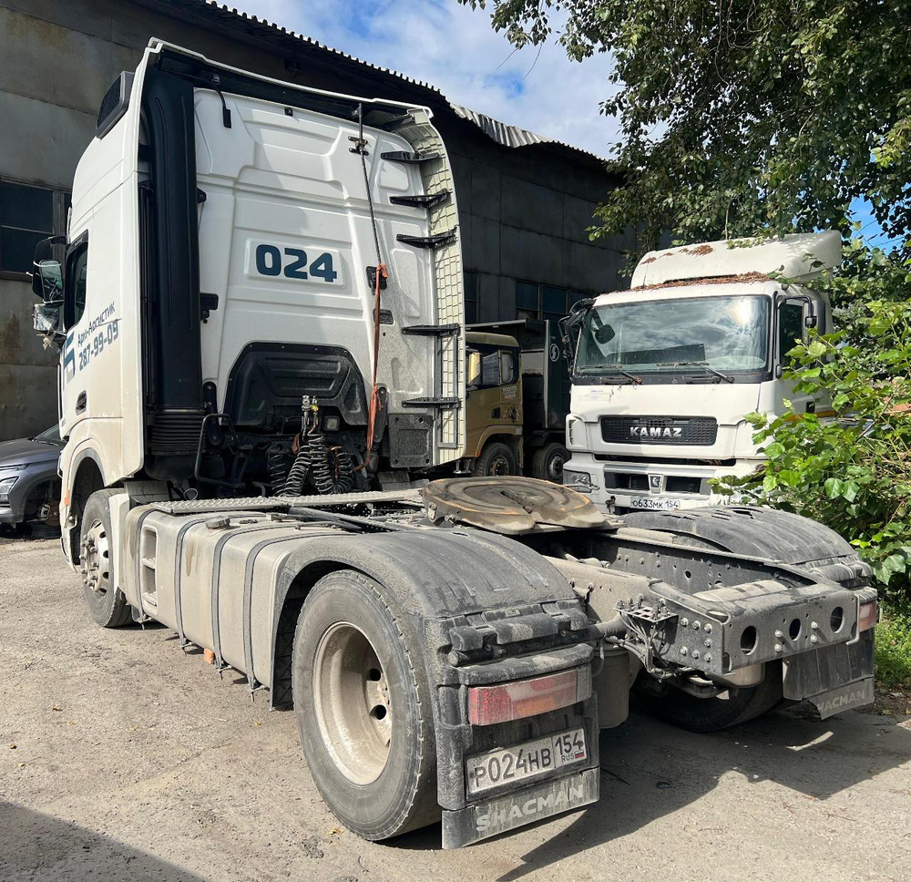 Shacman (Shaanxi) SX* 4x2 Седельный тягач SX4188YY381 (Дизельный, 12,5 л, 473 л.с., АТ)