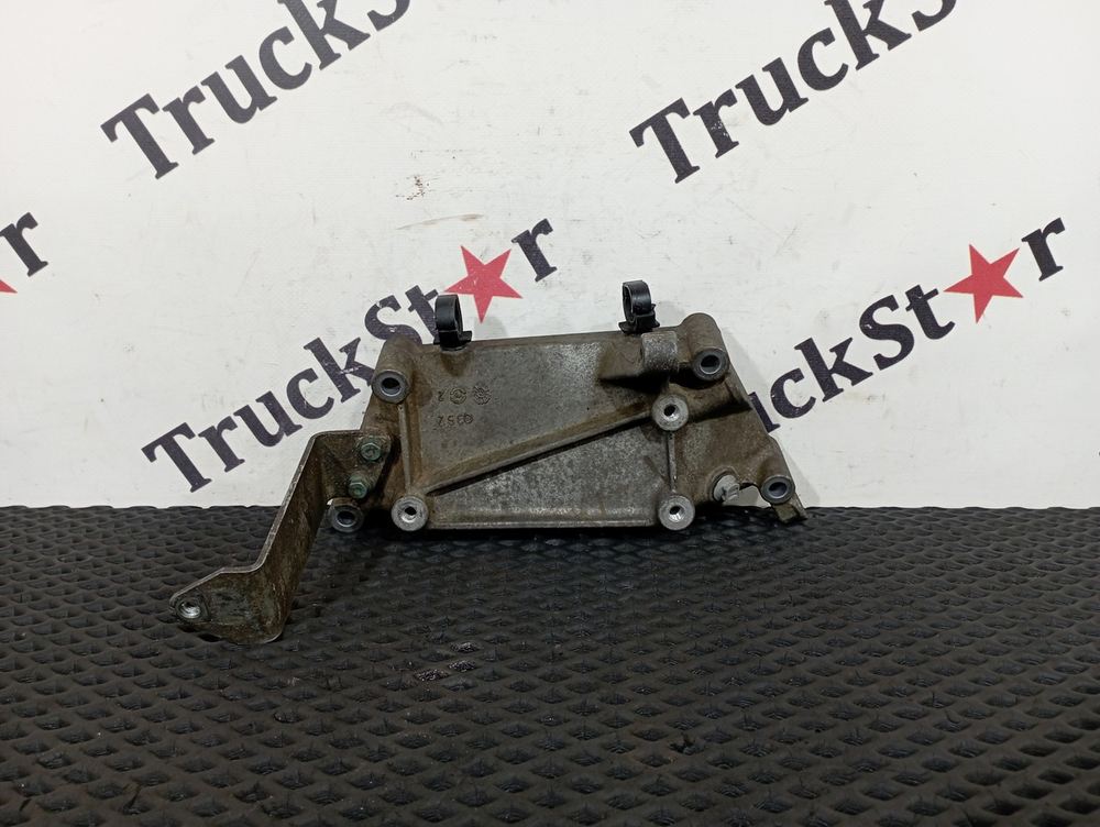 Кронштейн топливного фильтра