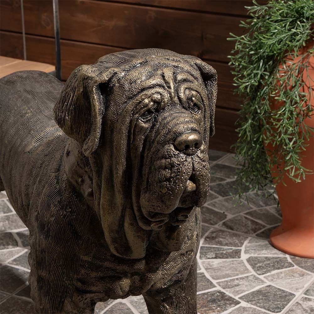 Садовая скульптура Сэр Ватсон в костюме