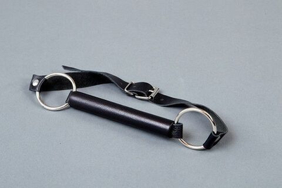 Чёрный кляп-трензель на регулируемых ремешках (Цвет: черный)