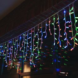 ULD-B3010-200-TWK MULTI IP67 Бахрома светодиодная с эффектом мерцания. 3м. Соединяемая. 200 светодиодов. Разноцветный свет. Провод белый. TM Uniel.