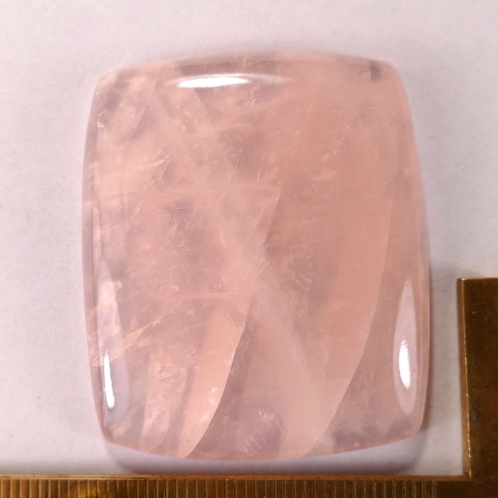 Кабошон кварца розового 43x36x6 мм