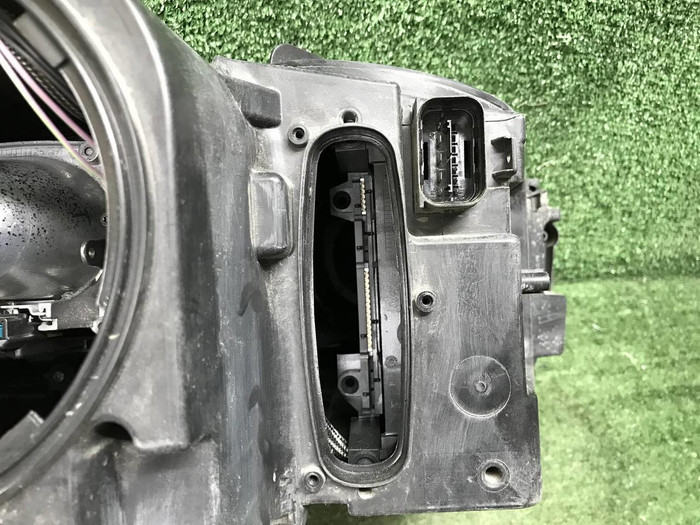 Фара левая BMW X5 F15 X6 F16 (13-18) ксенон