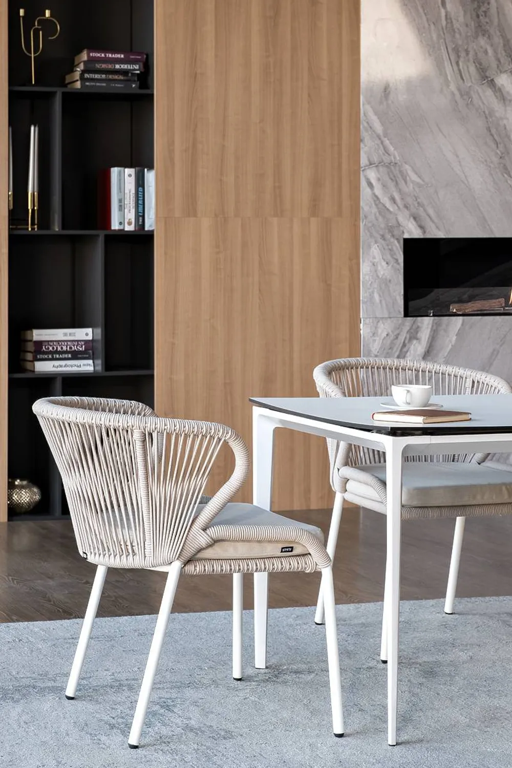 "Малага" обеденная группа на 4 персоны со стульями "Милан", каркас белый, роуп бежевый