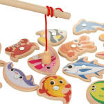 Развивающая игрушка деревянная Рыбалка с плоским полем, коробка C-41676