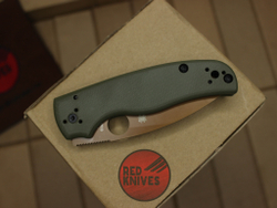 Нож Spyderco Shaman - рукоять зеленый G10, клинок Coyote