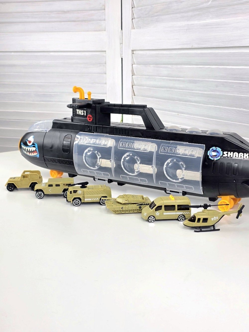 Подводная лодка с набором машин (200026279)