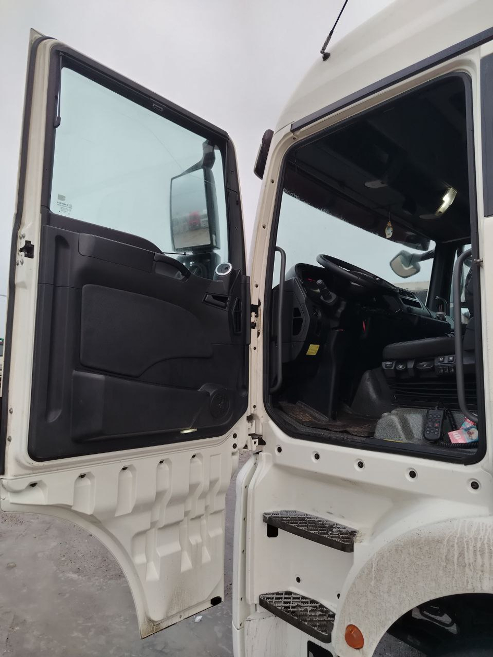 SITRAK C7H 4x2 Седельный тягач ZZ4186V391HE (Дизельный, 12,4 л, 480 л.с., AT)