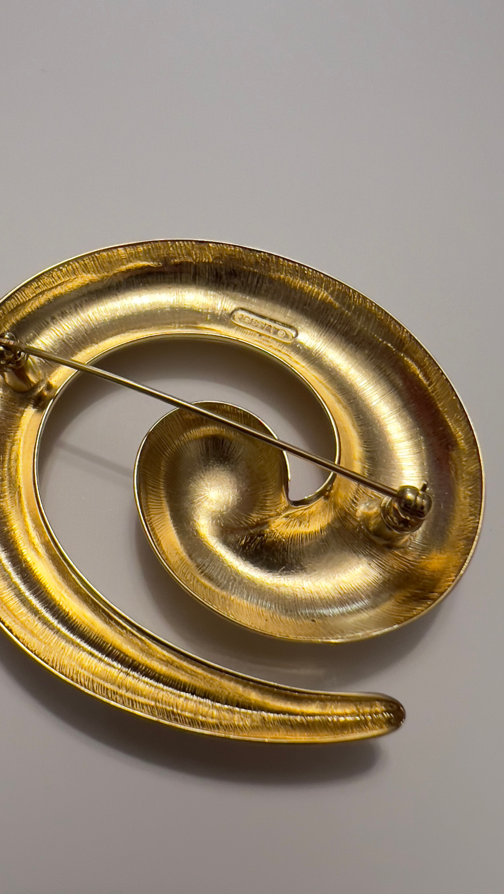 Крупная брошь спираль MONET