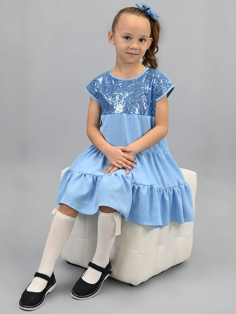 Платье нарядное для девочки с пайетками