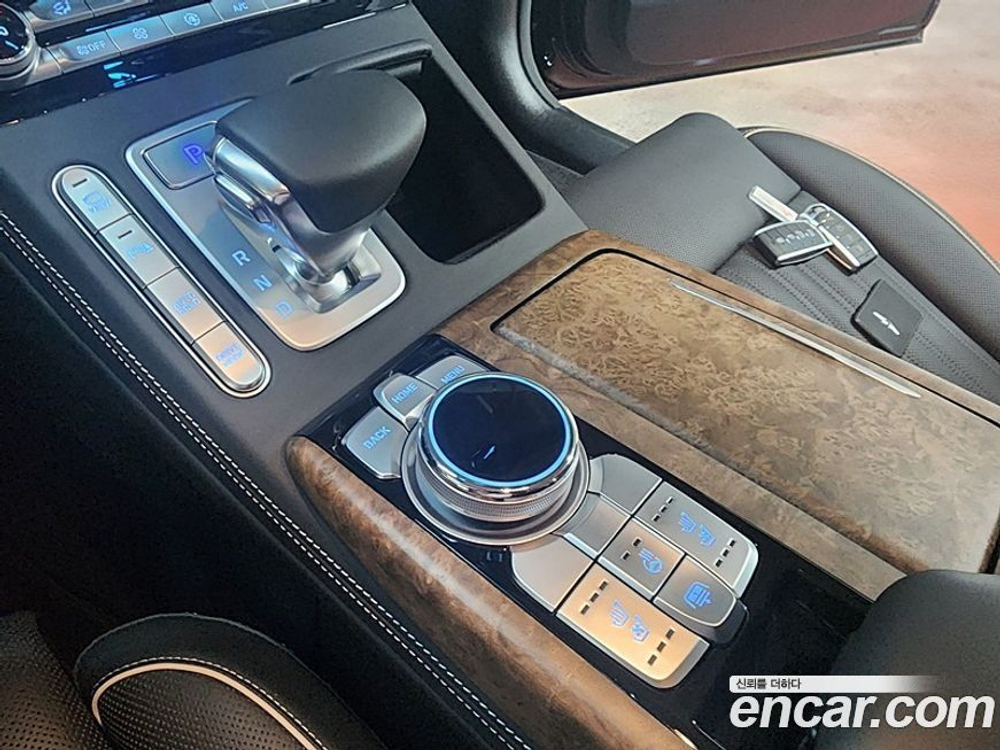 Genesis G90 5.0 AWD (02.2020)