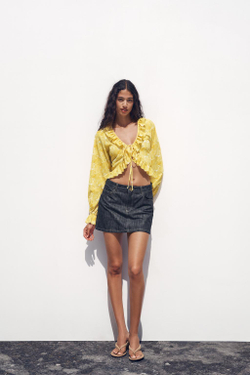 ZARA ТОП С ВОЛАНАМИ И V-ОБРАЗНЫМ ВЫРЕЗОМ, ЖЕЛТЫЙ