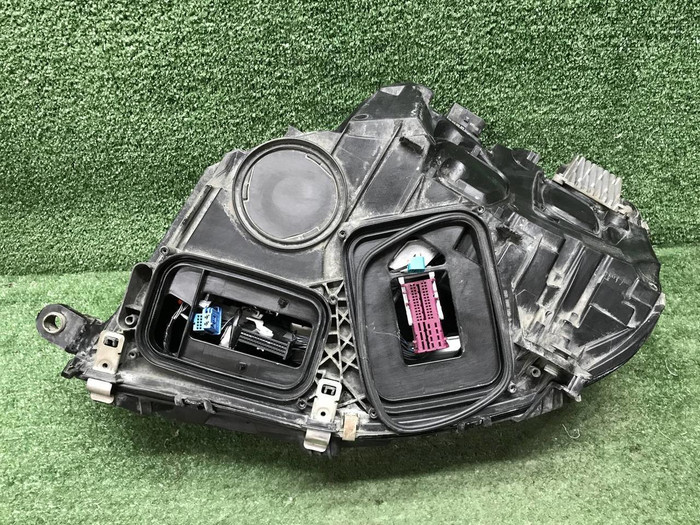 Фара правая Mercedes S W223 (20-нв) Digital Light