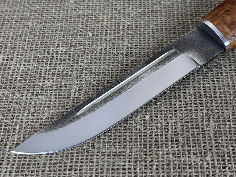 Финский нож Леуку, рукоять мореная карельская берёза