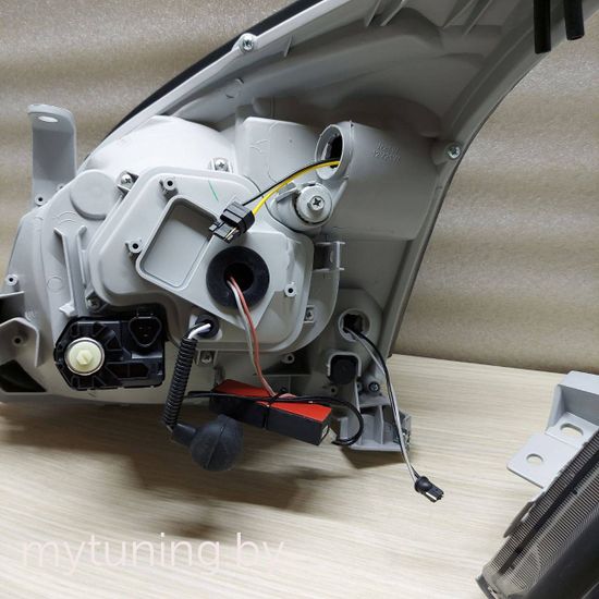 Передние фары Tube Light для Toyota Land Cruisre Prado 120 (03-09) динамические черные