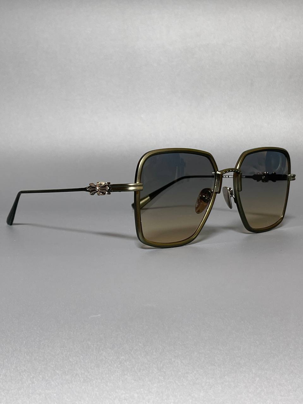 Очки солнцезащитные Chrome Hearts