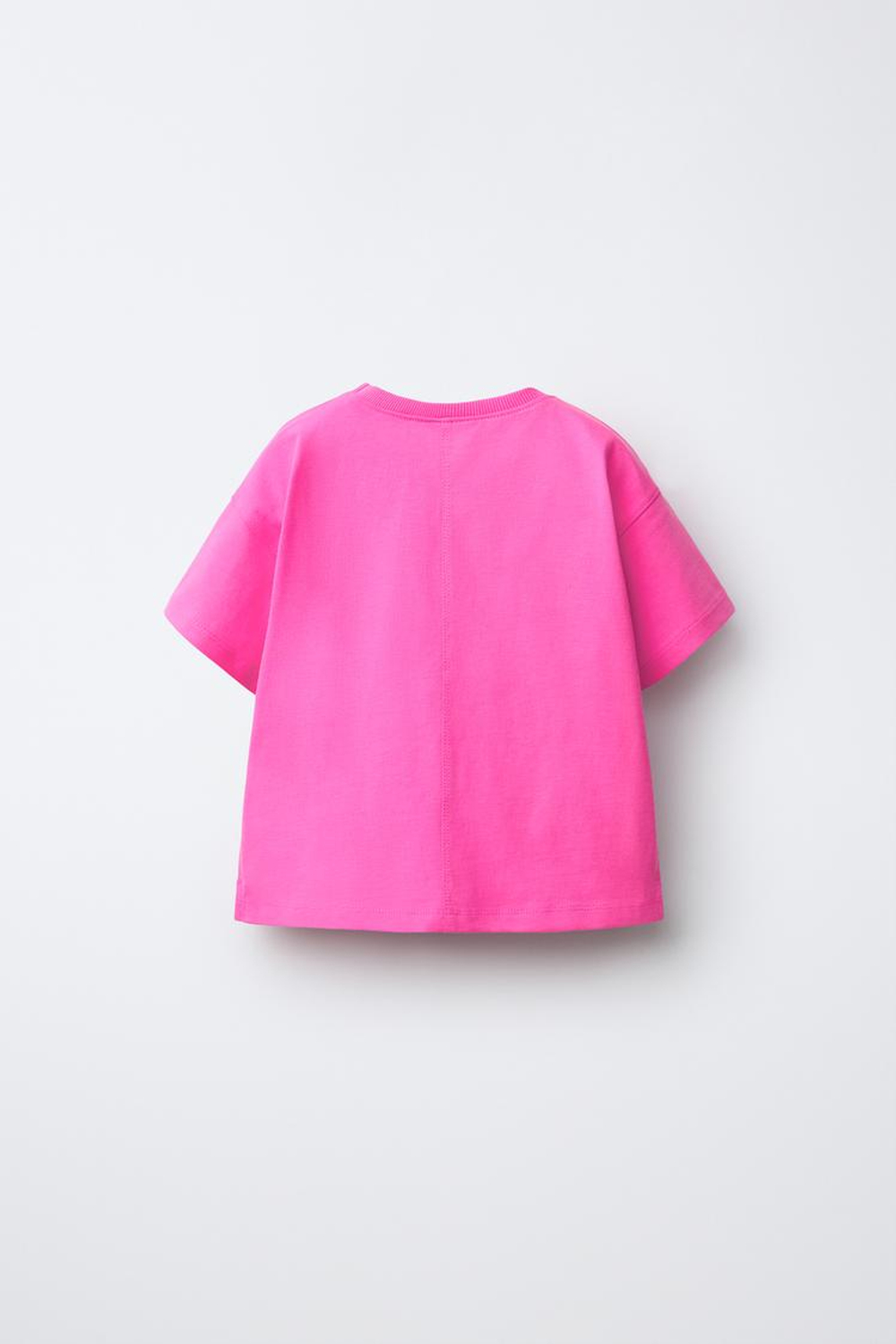 ZARA ФУТБОЛКА С ПРОРЕЗИНЕННОЙ НАШИВКОЙ, НЕОНОВЫЙ РОЗОВЫЙ