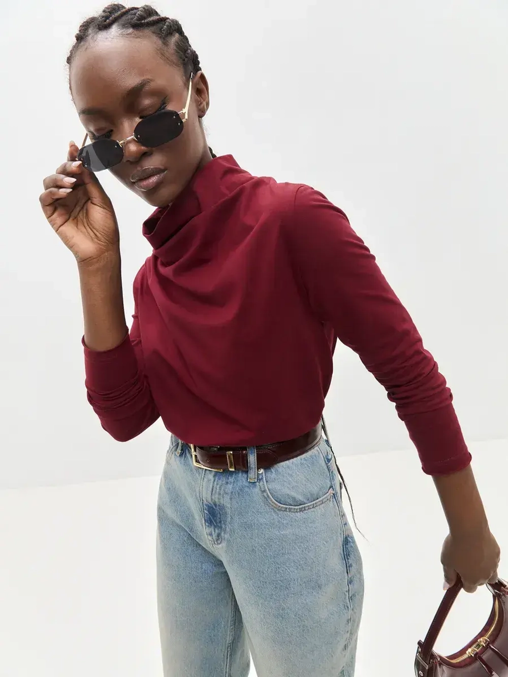 Лонгслив с цельнокроеным воротником