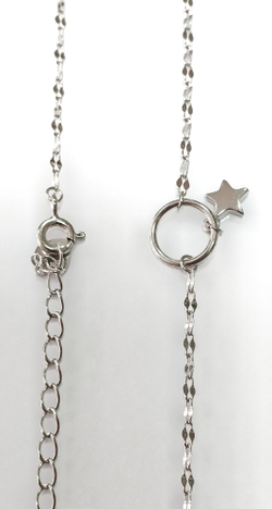 Ювелирное колье из серебра с подвеской