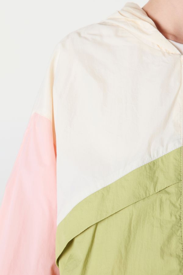 Олимпийка из нейлона 