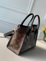 Louis Vuitton On My Side PM
