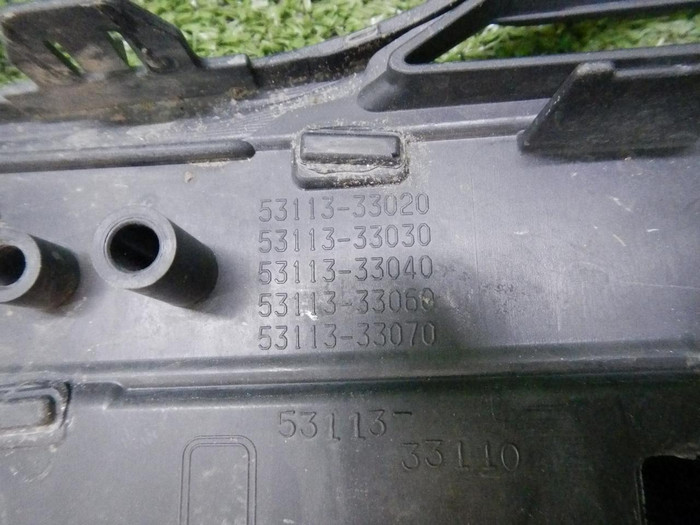 Решетка переднего бампера Toyota Camry xv70 (2017-2021)