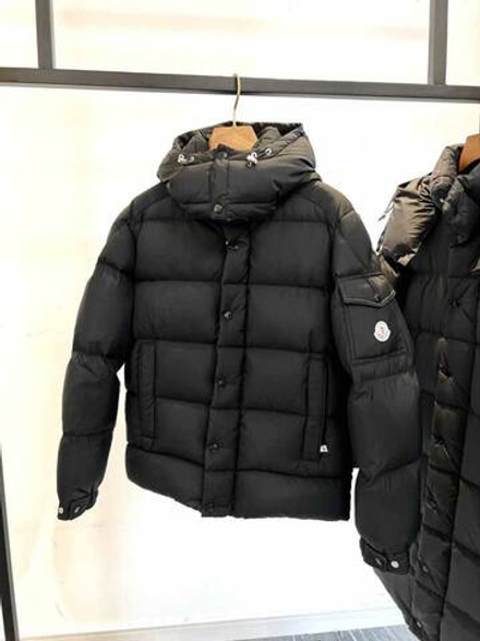 Пуховик Moncler