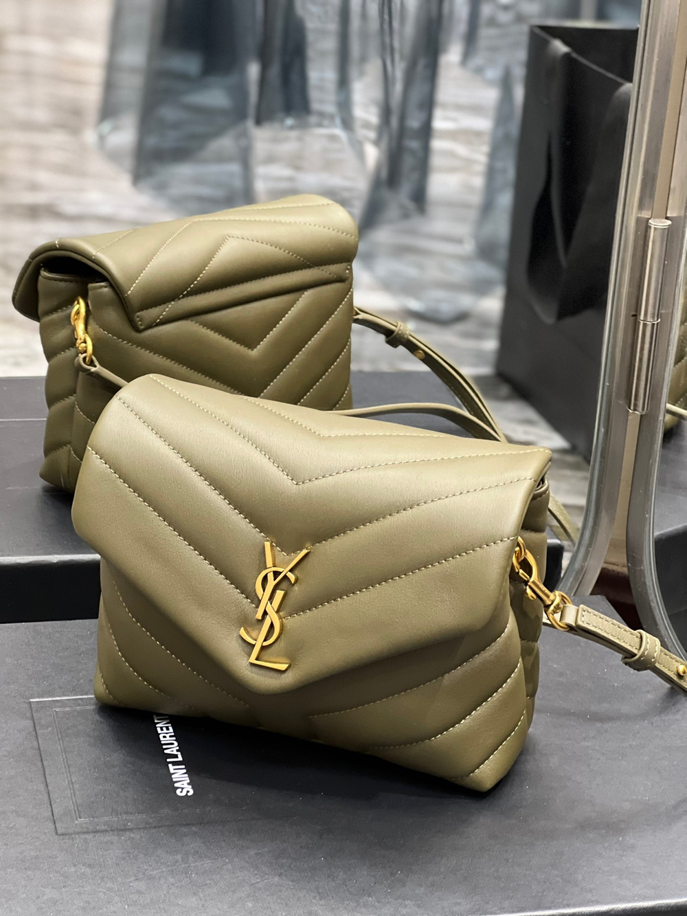 Saint Laurent Loulou 20 cm