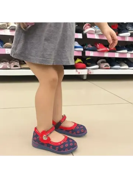 Туфли для девочки закрытые для садика.