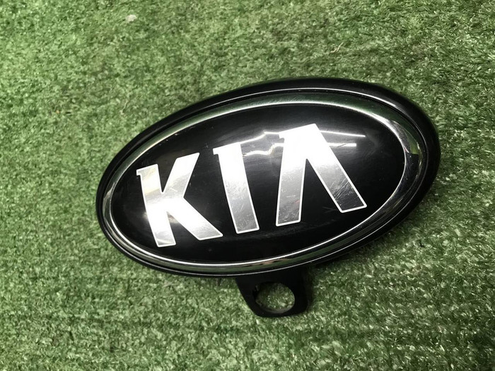 Эмблема решетки радиатора Kia Sorento 4 (20-23)