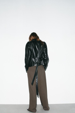 ZARA КОРОТКИЙ ТРЕНЧ ИЗ ИСКУССТВЕННОЙ КОЖИ, ЧЕРНЫЙ